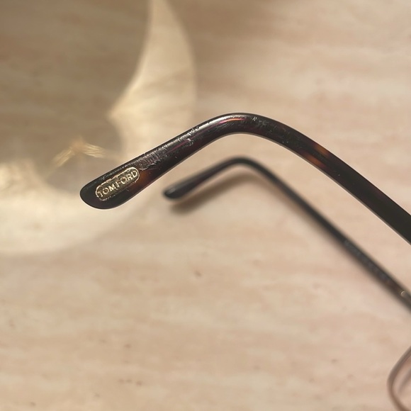 Tom Ford Glasses FT 5636 -B 045 Shiny Transp. Brown, Dark Havana, Rose Gold - Picture 4 of 7